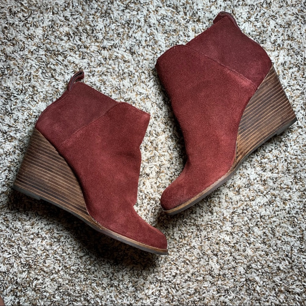 Lucky Brand - Yeazzah Burgundy Suede Wedge - Women’s 8